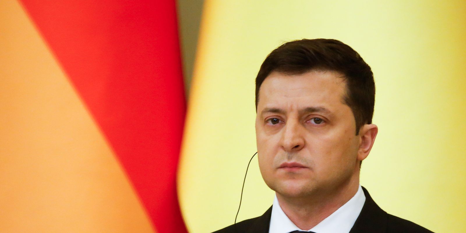 “Devemos alcançar a paz pela força”, diz Zelensky no 3º ano em guerra